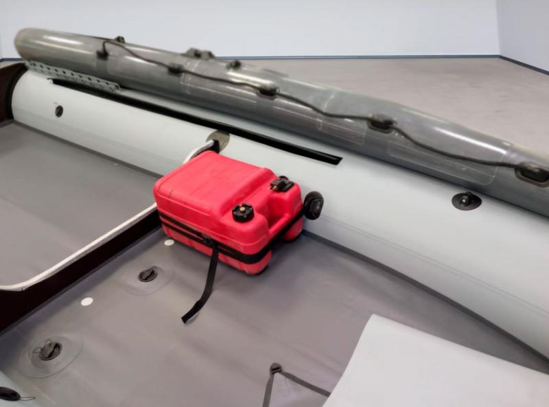 Установка креплений для бензобака 